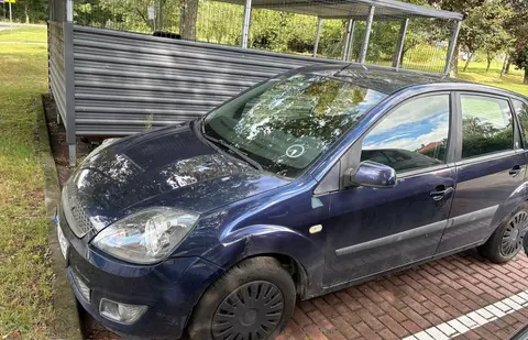 Sprzedam Forda Fiestę Mk5, 2005 r., wersja Ghia, 5 drzwi.