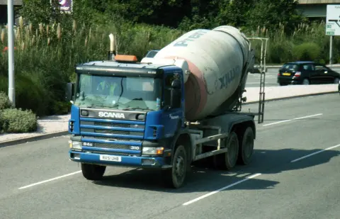 Scania P P410 8x4 – Legnica