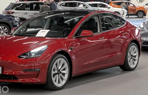 Tesla Model 3 Long Range AWD – Białystok