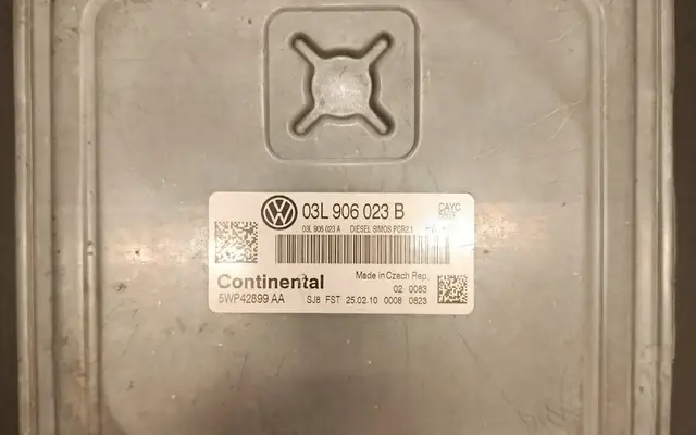 Sterownik silnika ECU VW 1.6 TDI CAYC 03L906023B 5WP42899AA SIMOS PCR2.1 — zdjęcie 1 z 3