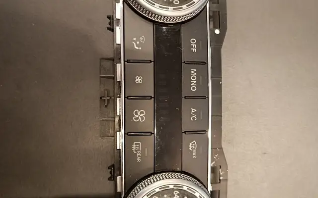Oryginalny Panel Klimatyzacji Mercedes W204 Klasa C Stan Idealny — zdjęcie 1 z 3