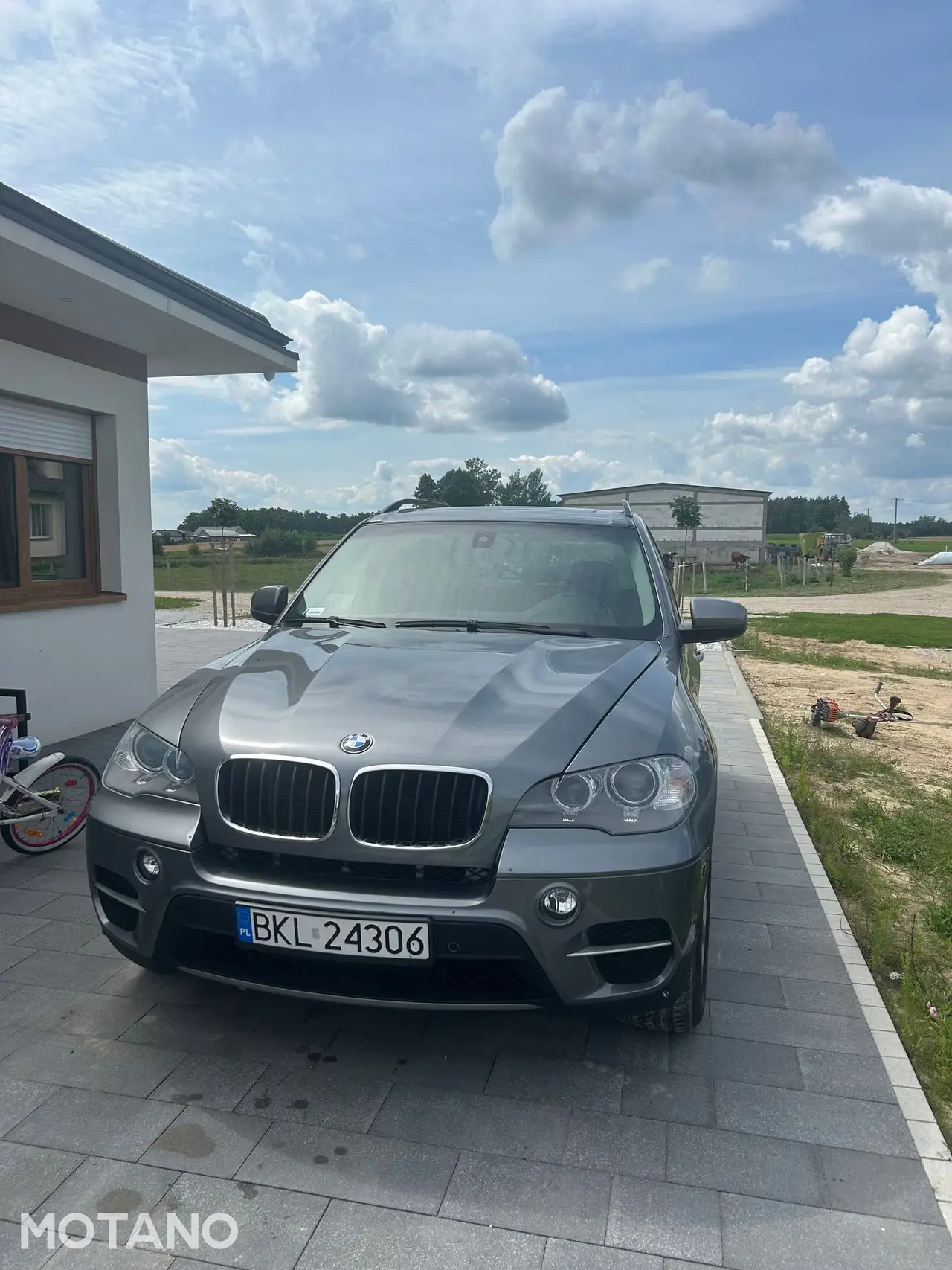 BMW X5 3.0 | 2012 | 145 tys. km | xDrive | Automat | 7 OSÓB — zdjęcie 1 z 10