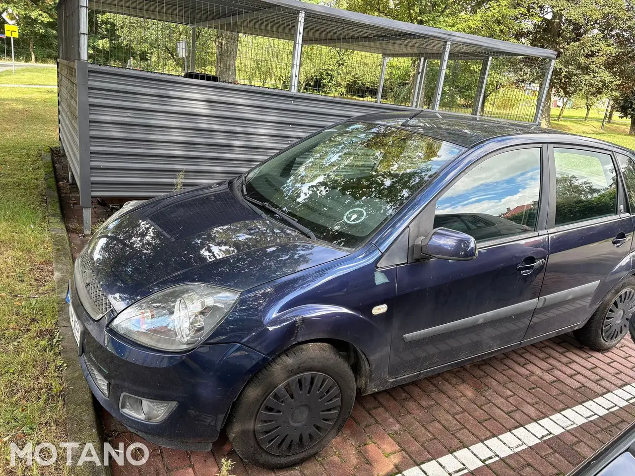 Sprzedam Forda Fiestę Mk5, 2005 r., wersja Ghia, 5 drzwi. — zdjęcie 1 z 11