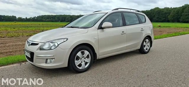 Spzredam HYundai i30CW